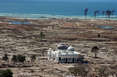 banda aceh tsunami.